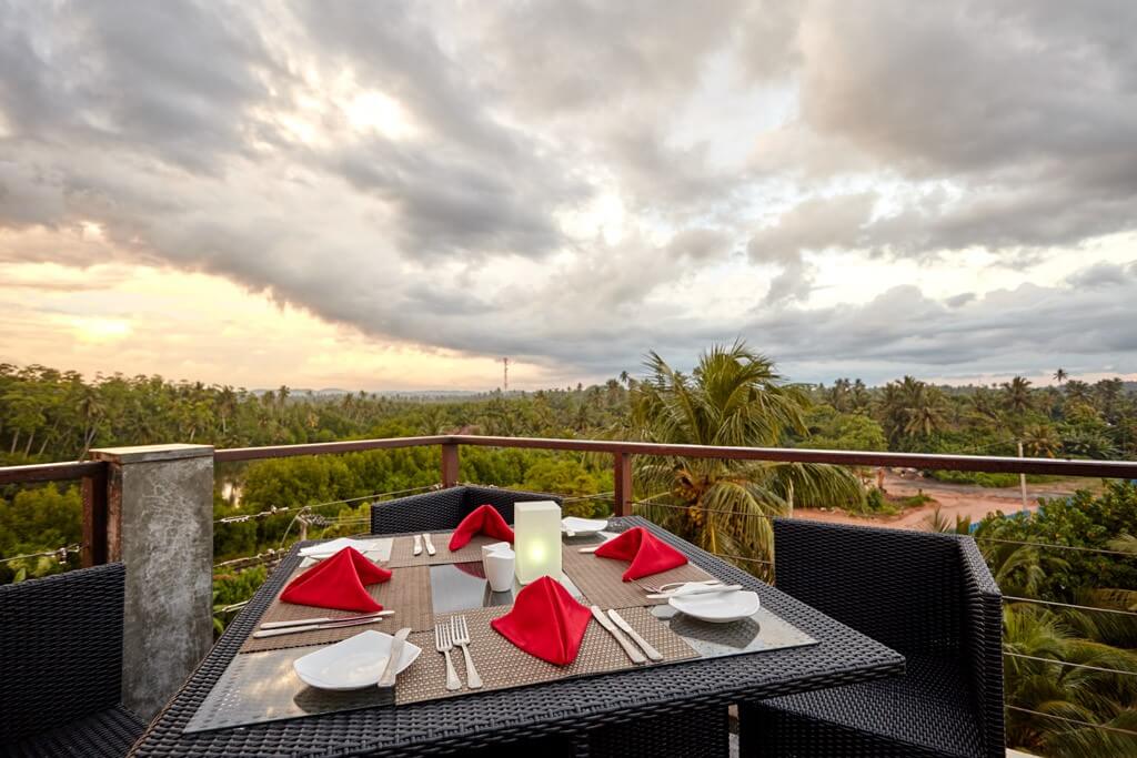 Prepared dining table