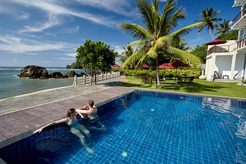 Garton's Cape pool and ocean